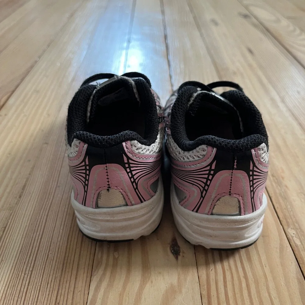 New‎ Balance 740 White Pink Silver Mesh Y2K Running Shoes Kids Size 9 Rose Sugar